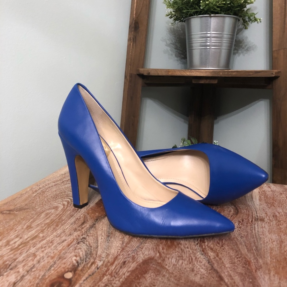Vince Camuto blue pumps